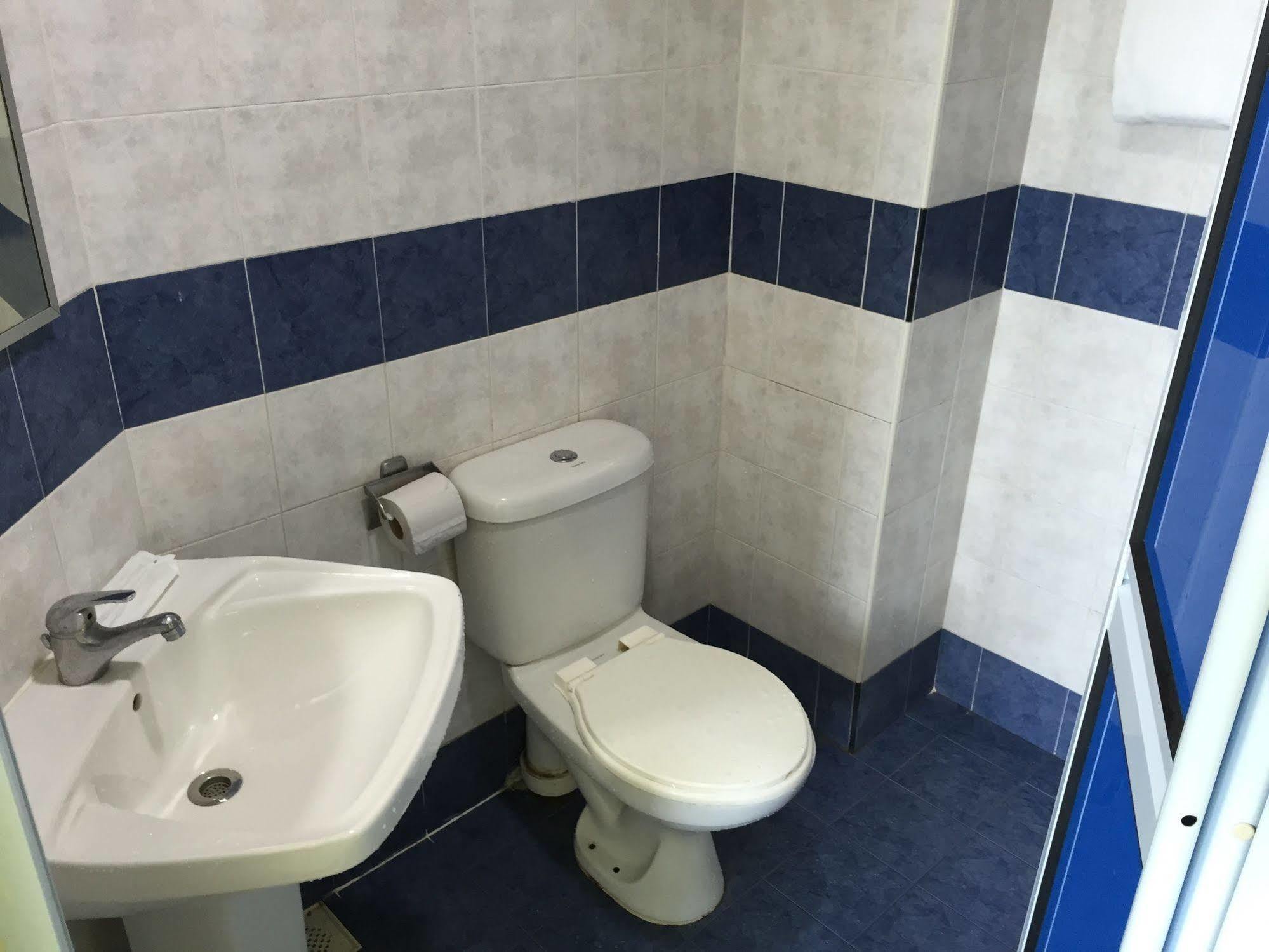 Budgetone Hotel Сингапур Екстериор снимка